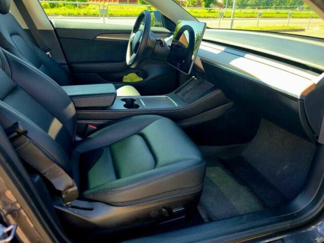Тесла Модель 3 2022 в Киеве на Automoto.ua Серый Тесла Модель 3, объемом двигателя 0 л и пробегом 69 тыс. км за 18500 $, фото 6 на Automoto.ua