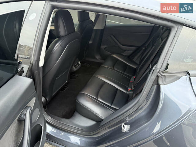 Сірий Тесла Модель 3, об'ємом двигуна 0 л та пробігом 184 тис. км за 18900 $, фото 7 на Automoto.ua