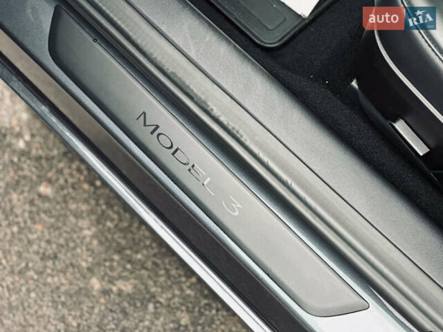 Серый Тесла Модель 3, объемом двигателя 0 л и пробегом 53 тыс. км за 18999 $, фото 34 на Automoto.ua