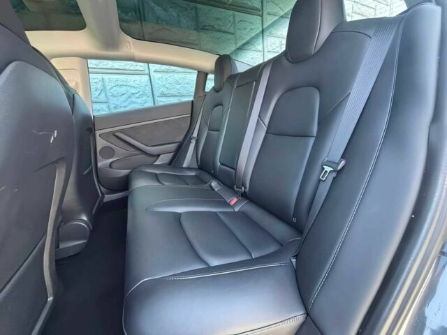 Серый Тесла Модель 3, объемом двигателя 0 л и пробегом 44 тыс. км за 13000 $, фото 6 на Automoto.ua