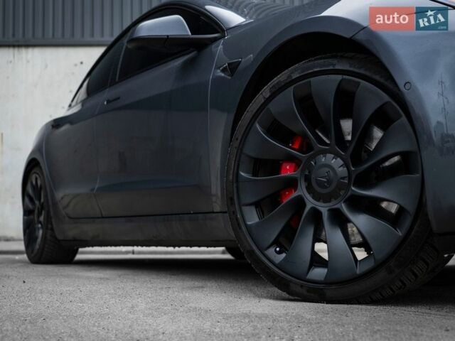 Серый Тесла Модель 3, объемом двигателя 0 л и пробегом 29 тыс. км за 21600 $, фото 13 на Automoto.ua