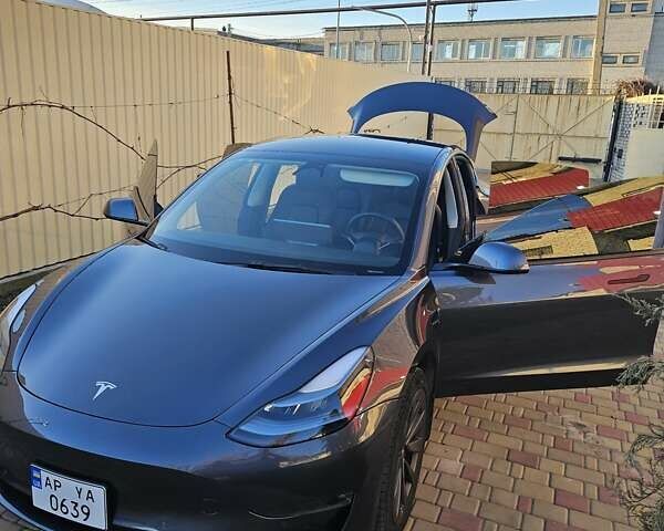 Серый Тесла Модель 3, объемом двигателя 0 л и пробегом 29 тыс. км за 30000 $, фото 23 на Automoto.ua