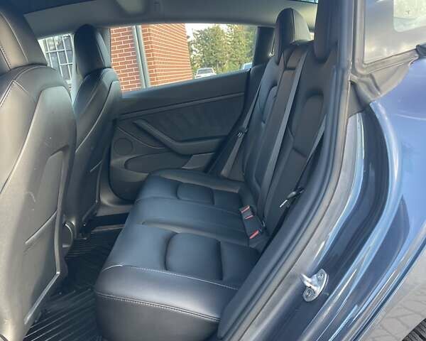 Серый Тесла Модель 3, объемом двигателя 0 л и пробегом 73 тыс. км за 22000 $, фото 43 на Automoto.ua