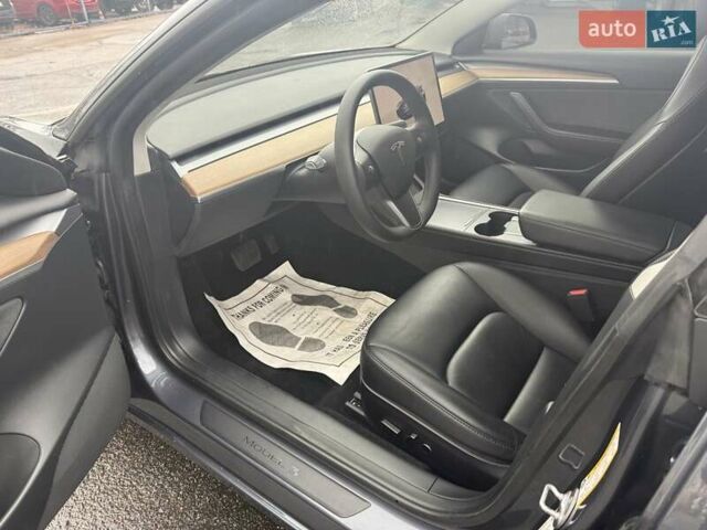 Сірий Тесла Модель 3, об'ємом двигуна 0 л та пробігом 107 тис. км за 17800 $, фото 5 на Automoto.ua