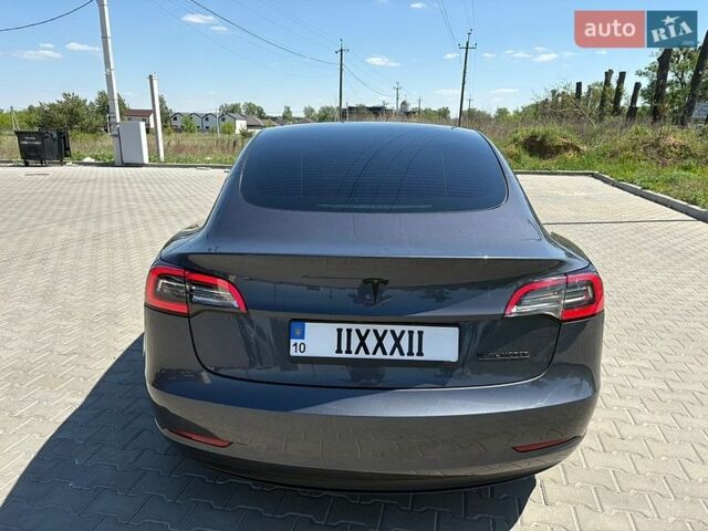 Серый Тесла Модель 3, объемом двигателя 0 л и пробегом 42 тыс. км за 23900 $, фото 6 на Automoto.ua