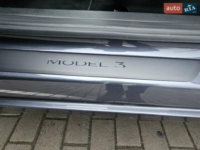 Серый Тесла Модель 3, объемом двигателя 0 л и пробегом 39 тыс. км за 22550 $, фото 38 на Automoto.ua