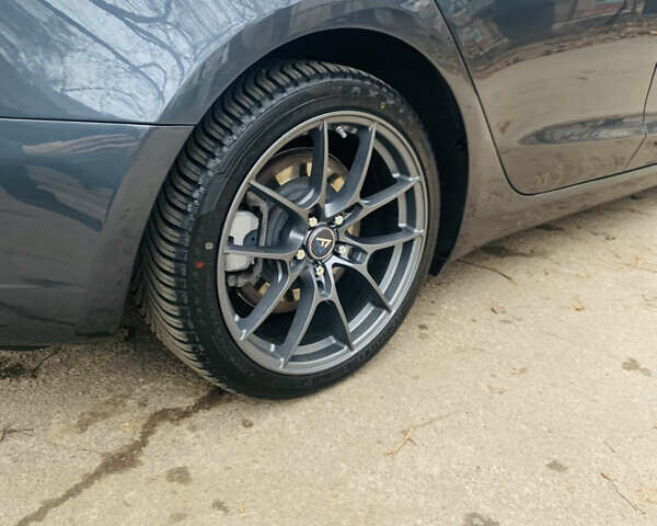 Сірий Тесла Модель 3, об'ємом двигуна 0 л та пробігом 32 тис. км за 21500 $, фото 17 на Automoto.ua