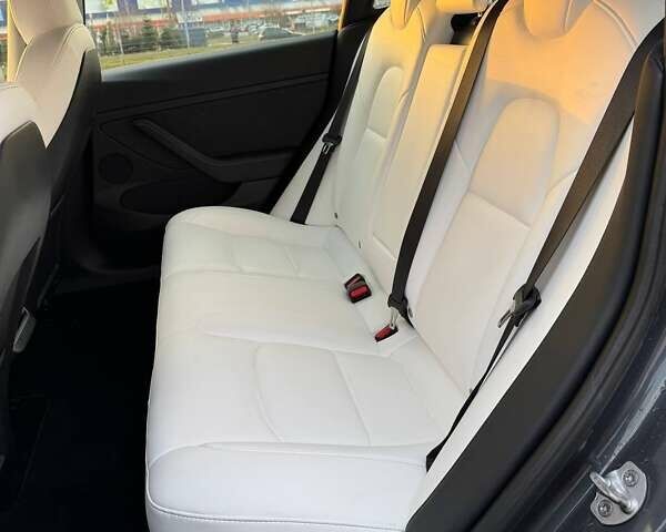 Сірий Тесла Модель 3, об'ємом двигуна 0 л та пробігом 28 тис. км за 29500 $, фото 10 на Automoto.ua