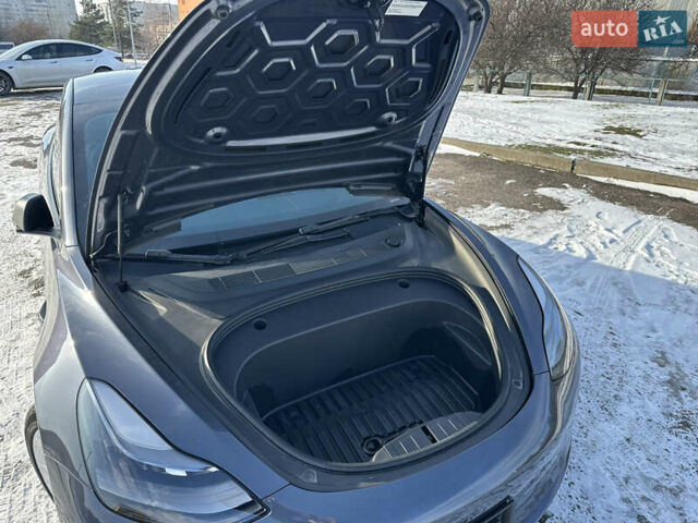 Серый Тесла Модель 3, объемом двигателя 0 л и пробегом 23 тыс. км за 23800 $, фото 13 на Automoto.ua