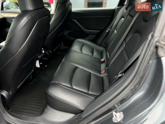 Серый Тесла Модель 3, объемом двигателя 0 л и пробегом 22 тыс. км за 24900 $, фото 7 на Automoto.ua