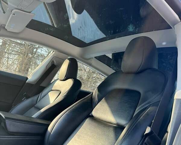 Сірий Тесла Модель 3, об'ємом двигуна 0 л та пробігом 106 тис. км за 18900 $, фото 12 на Automoto.ua