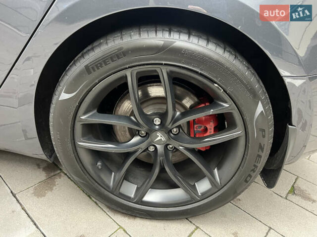 Серый Тесла Модель 3, объемом двигателя 0 л и пробегом 130 тыс. км за 22500 $, фото 7 на Automoto.ua