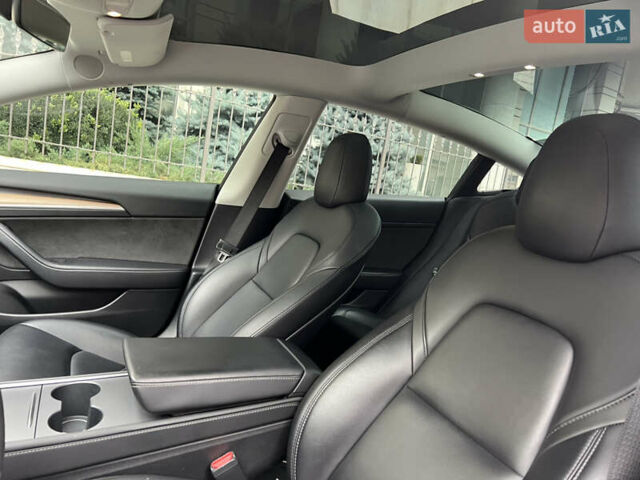 Серый Тесла Модель 3, объемом двигателя 0 л и пробегом 130 тыс. км за 21500 $, фото 18 на Automoto.ua