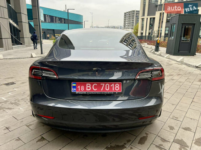 Серый Тесла Модель 3, объемом двигателя 0 л и пробегом 130 тыс. км за 22500 $, фото 4 на Automoto.ua