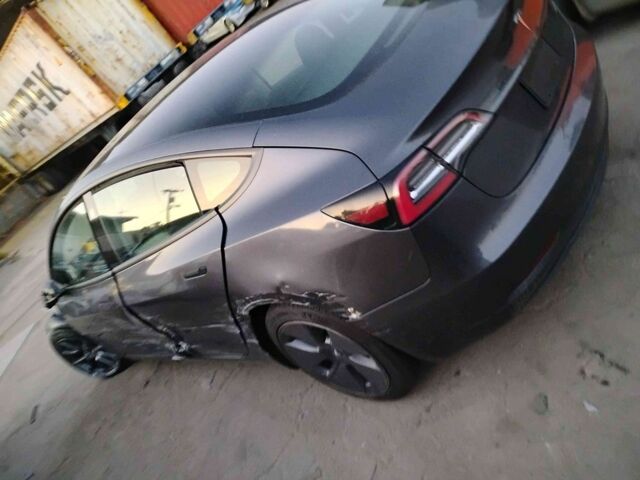 Сірий Тесла Модель 3, об'ємом двигуна 0 л та пробігом 6 тис. км за 18000 $, фото 5 на Automoto.ua