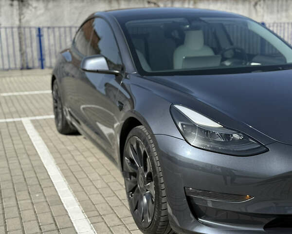 Серый Тесла Модель 3, объемом двигателя 0 л и пробегом 49 тыс. км за 24900 $, фото 7 на Automoto.ua