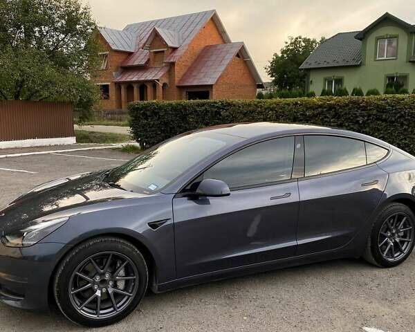 Серый Тесла Модель 3, объемом двигателя 0 л и пробегом 42 тыс. км за 19500 $, фото 10 на Automoto.ua