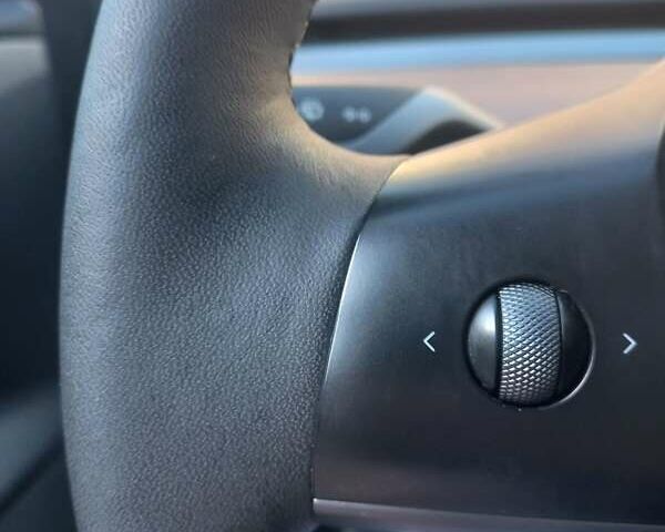 Сірий Тесла Модель 3, об'ємом двигуна 0 л та пробігом 27 тис. км за 22200 $, фото 30 на Automoto.ua