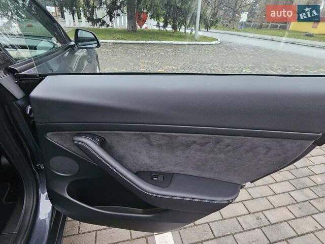 Серый Тесла Модель 3, объемом двигателя 0 л и пробегом 39 тыс. км за 22550 $, фото 20 на Automoto.ua