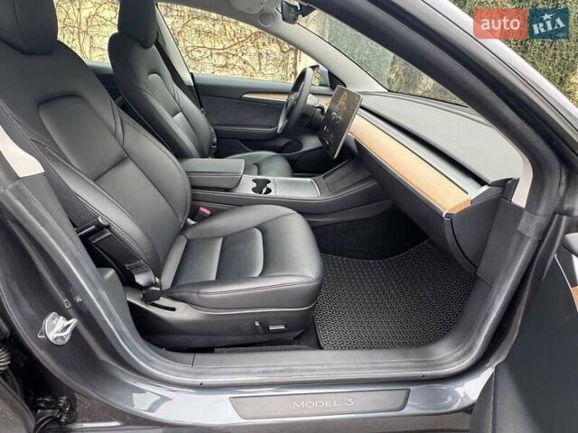 Серый Тесла Модель 3, объемом двигателя 0 л и пробегом 49 тыс. км за 24200 $, фото 37 на Automoto.ua