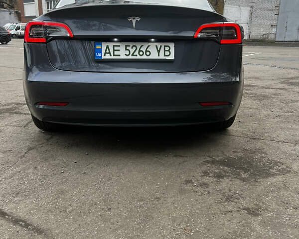 Серый Тесла Модель 3, объемом двигателя 0 л и пробегом 19 тыс. км за 24500 $, фото 6 на Automoto.ua