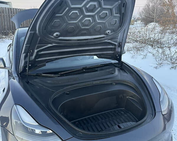 Серый Тесла Модель 3, объемом двигателя 0 л и пробегом 34 тыс. км за 20800 $, фото 16 на Automoto.ua