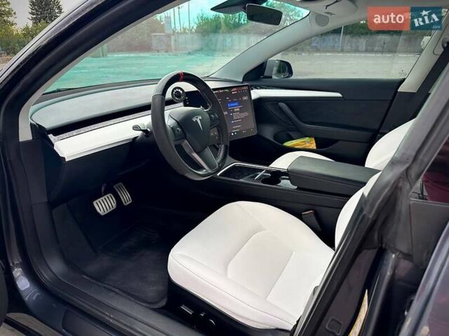 Сірий Тесла Модель 3, об'ємом двигуна 0 л та пробігом 38 тис. км за 27500 $, фото 12 на Automoto.ua
