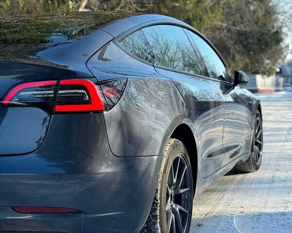 Сірий Тесла Модель 3, об'ємом двигуна 0 л та пробігом 106 тис. км за 18900 $, фото 4 на Automoto.ua