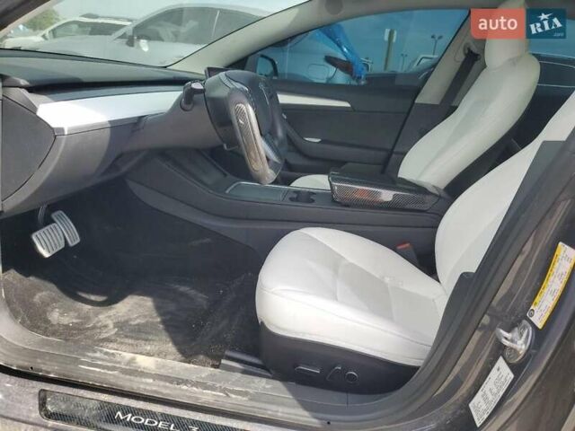 Серый Тесла Модель 3, объемом двигателя 0 л и пробегом 64 тыс. км за 10600 $, фото 6 на Automoto.ua