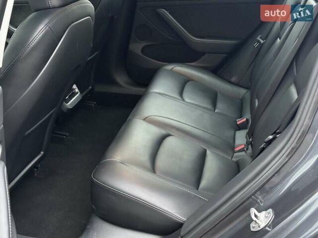 Серый Тесла Модель 3, объемом двигателя 0 л и пробегом 39 тыс. км за 23290 $, фото 18 на Automoto.ua