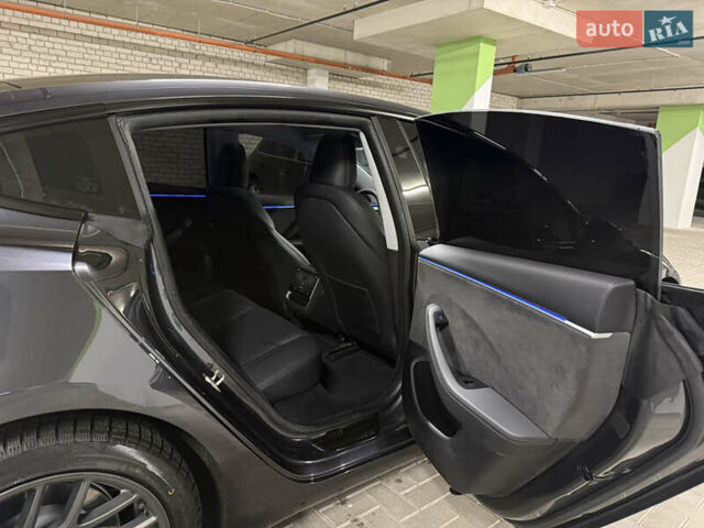 Серый Тесла Модель 3, объемом двигателя 0 л и пробегом 22 тыс. км за 29000 $, фото 9 на Automoto.ua