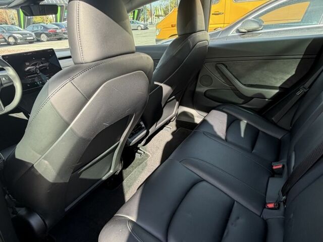 Серый Тесла Модель 3, объемом двигателя 0 л и пробегом 40 тыс. км за 19600 $, фото 3 на Automoto.ua