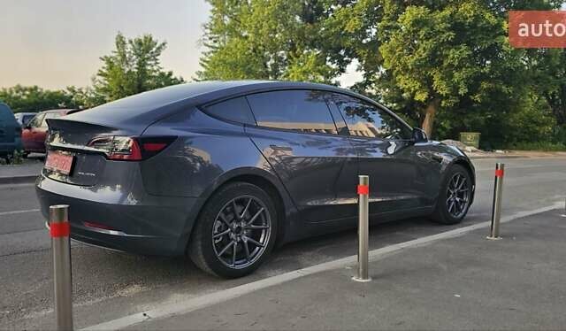 Сірий Тесла Модель 3, об'ємом двигуна 0 л та пробігом 60 тис. км за 15499 $, фото 8 на Automoto.ua