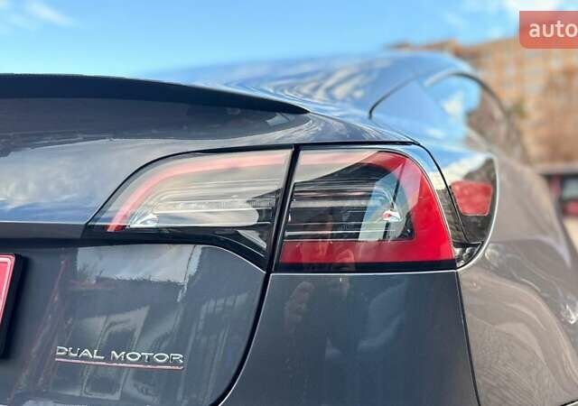 Серый Тесла Модель 3, объемом двигателя 0 л и пробегом 38 тыс. км за 25750 $, фото 21 на Automoto.ua