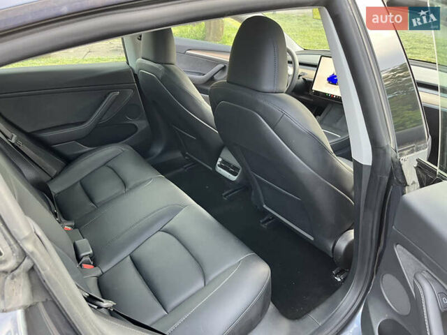 Серый Тесла Модель 3, объемом двигателя 0 л и пробегом 10 тыс. км за 20400 $, фото 12 на Automoto.ua