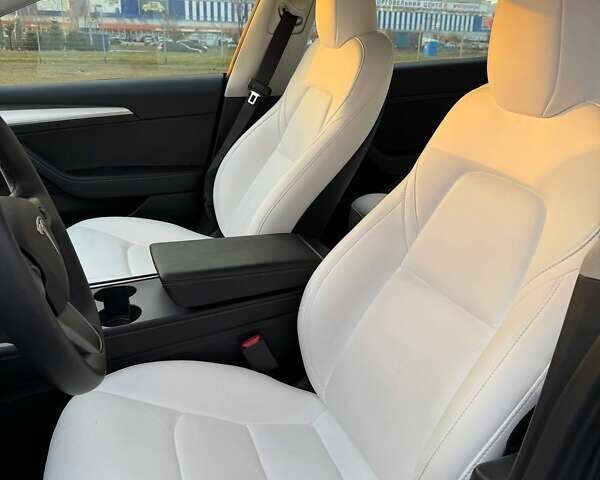 Сірий Тесла Модель 3, об'ємом двигуна 0 л та пробігом 28 тис. км за 29500 $, фото 9 на Automoto.ua