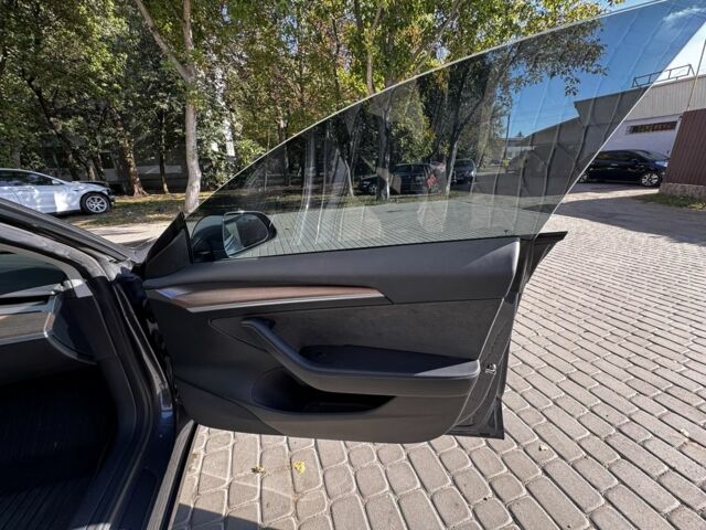 Сірий Тесла Модель 3, об'ємом двигуна 0 л та пробігом 48 тис. км за 25500 $, фото 18 на Automoto.ua