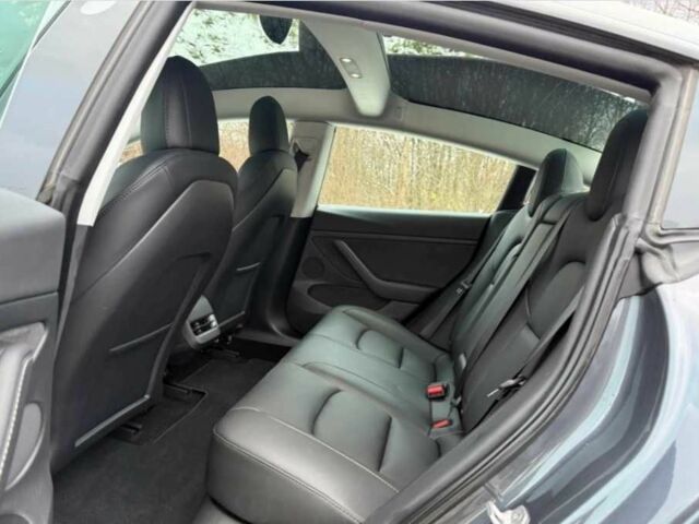 Серый Тесла Модель 3, объемом двигателя 0 л и пробегом 23 тыс. км за 15200 $, фото 12 на Automoto.ua