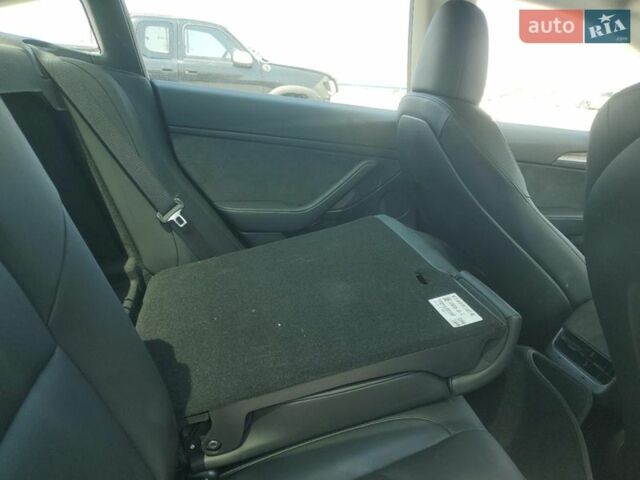 Серый Тесла Модель 3, объемом двигателя 0 л и пробегом 48 тыс. км за 14000 $, фото 10 на Automoto.ua