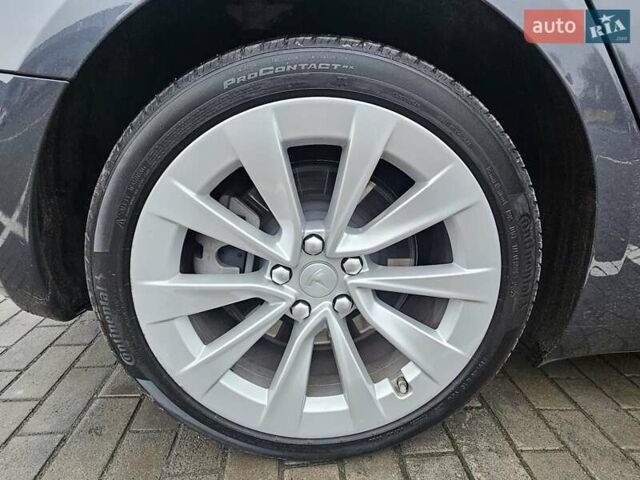 Серый Тесла Модель 3, объемом двигателя 0 л и пробегом 39 тыс. км за 22550 $, фото 24 на Automoto.ua