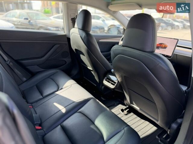 Серый Тесла Модель 3, объемом двигателя 0 л и пробегом 61 тыс. км за 20690 $, фото 23 на Automoto.ua