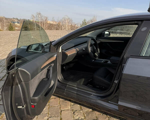 Сірий Тесла Модель 3, об'ємом двигуна 0 л та пробігом 4 тис. км за 24300 $, фото 19 на Automoto.ua