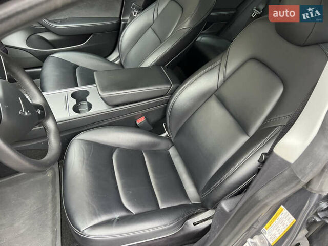 Серый Тесла Модель 3, объемом двигателя 0 л и пробегом 130 тыс. км за 21500 $, фото 17 на Automoto.ua