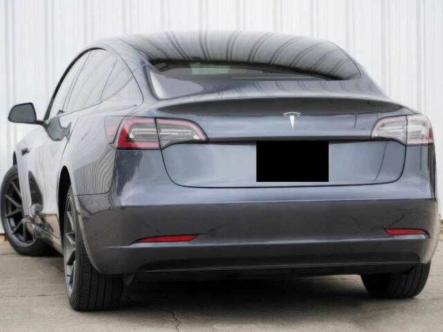 Серый Тесла Модель 3, объемом двигателя 0 л и пробегом 19 тыс. км за 13000 $, фото 6 на Automoto.ua