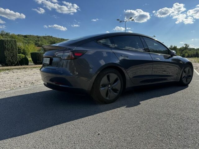 Серый Тесла Модель 3, объемом двигателя 0 л и пробегом 45 тыс. км за 21500 $, фото 3 на Automoto.ua