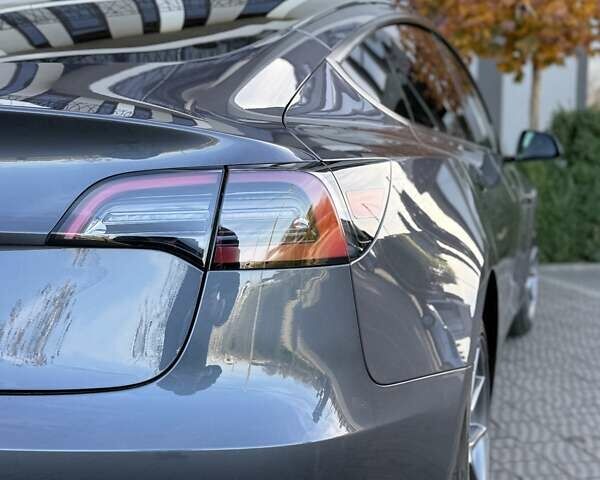 Сірий Тесла Модель 3, об'ємом двигуна 0 л та пробігом 92 тис. км за 21800 $, фото 23 на Automoto.ua