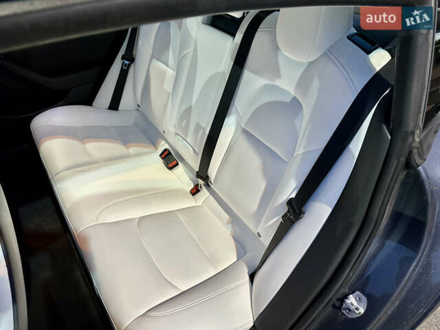 Сірий Тесла Модель 3, об'ємом двигуна 0 л та пробігом 28 тис. км за 26999 $, фото 38 на Automoto.ua