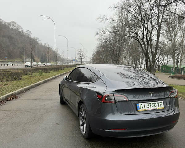 Серый Тесла Модель 3, объемом двигателя 0 л и пробегом 69 тыс. км за 25600 $, фото 3 на Automoto.ua