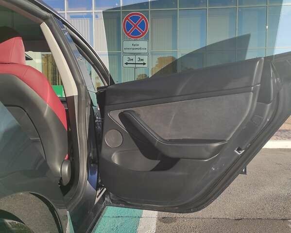 Сірий Тесла Модель 3, об'ємом двигуна 0 л та пробігом 3 тис. км за 32000 $, фото 10 на Automoto.ua
