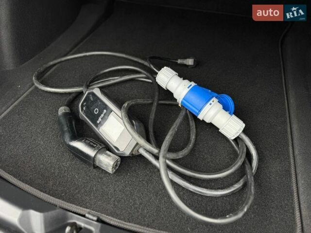 Серый Тесла Модель 3, объемом двигателя 0 л и пробегом 32 тыс. км за 21000 $, фото 11 на Automoto.ua